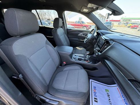 Used 2023 Chevrolet Traverse LT image 25