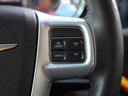 Used 2013 Chrysler Town & Country Touring FWD image 26