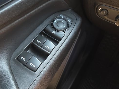 Used 2020 Chevrolet Equinox LT image 23