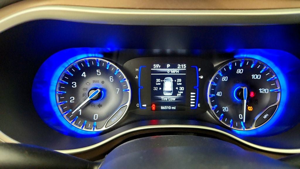 Used 2021 Chrysler Voyager Lxi FWD image 14