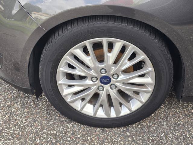 Used 2015 Ford Focus Titanium w/ Titanium Cold Weather Package FWD image 36