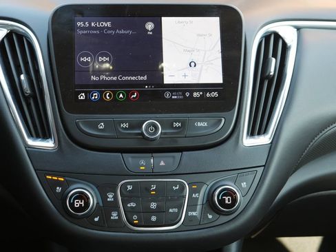 Used 2024 Chevrolet Malibu LT FWD image 17