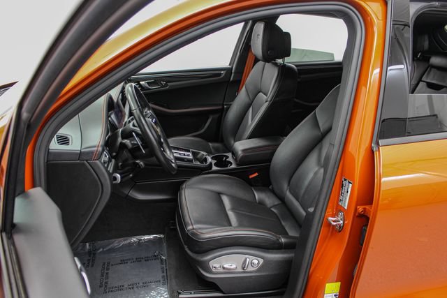 Used 2023 Porsche Macan AWD/4WD image 16