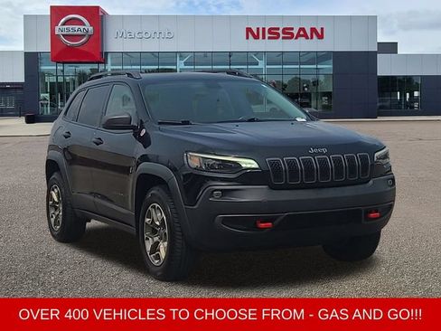 Used 2020 Jeep Cherokee Trailhawk w/ Cold Weather Group AWD/4WD image 1