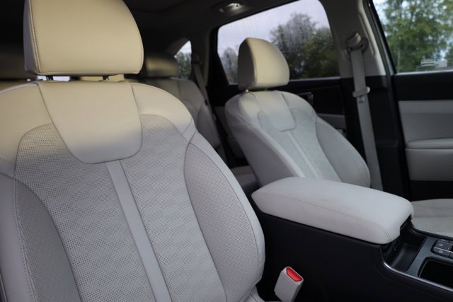 Used 2025 Kia Sorento S w/ Panoramic Sunroof Package FWD image 42