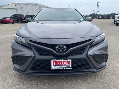 Used 2023 Toyota Camry SE FWD image 9