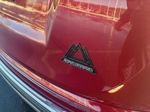 Used 2018 Toyota RAV4 Adventure image 11