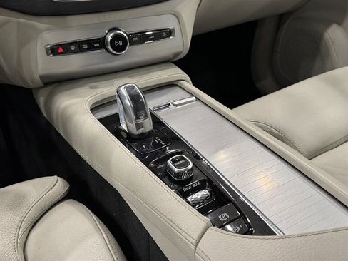 Used 2016 Volvo XC90 T8 Momentum w/ Vision Package image 32