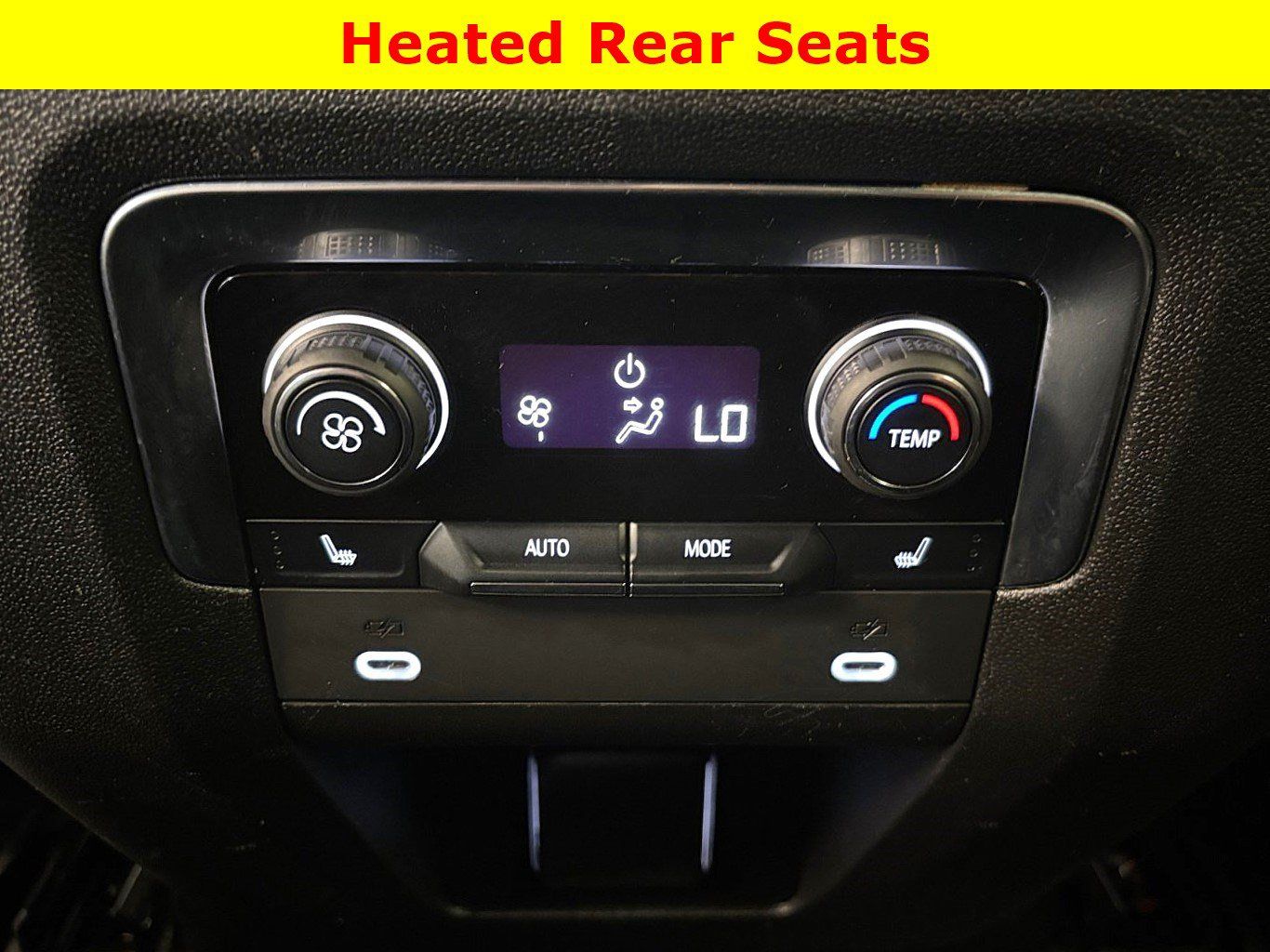 Used 2022 Chevrolet Tahoe Z71 w/ Luxury Package AWD/4WD image 34