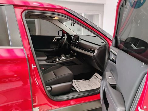 Used 2024 Mitsubishi Outlander ES image 54