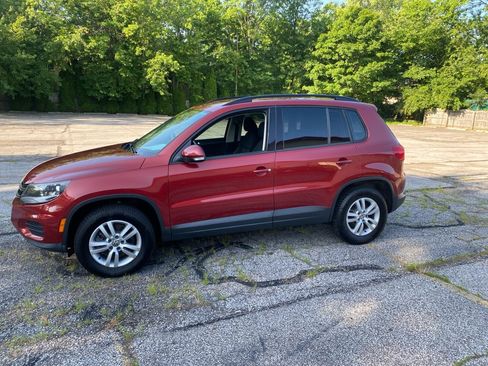 Used 2015 Volkswagen Tiguan S FWD image 2