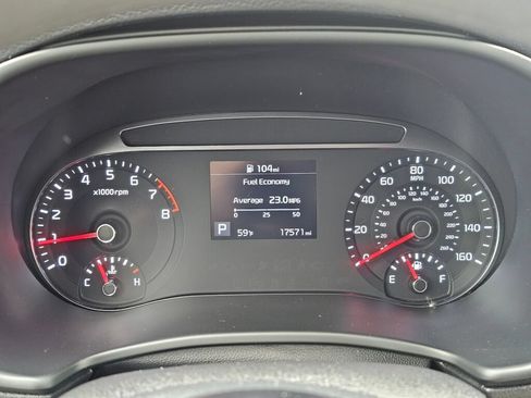 Used 2022 Kia Soul LX w/ Technology Package FWD image 12