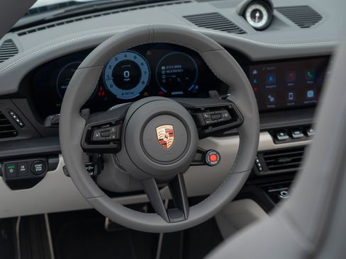 Certified 2026 Porsche 911 GTS image 33