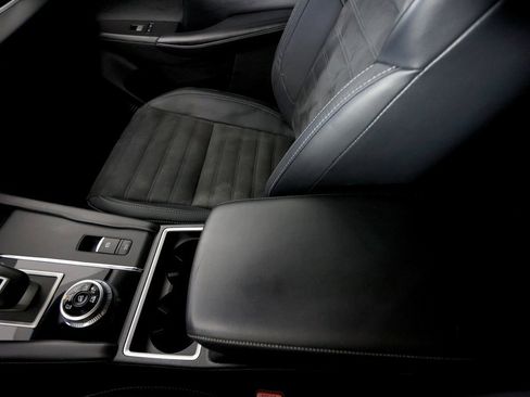 Used 2022 Mitsubishi Outlander SE image 35