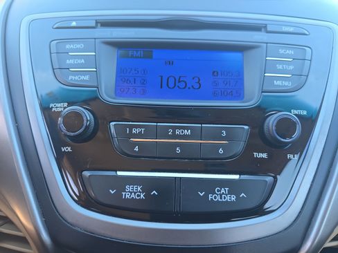 Used 2013 Hyundai Elantra GLS w/ Preferred Pkg image 13