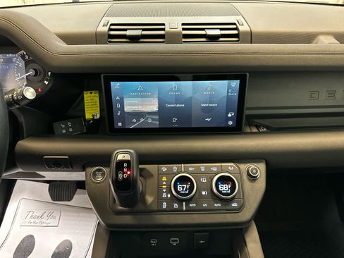 Used 2023 Land Rover Defender 110 X-Dynamic SE image 6