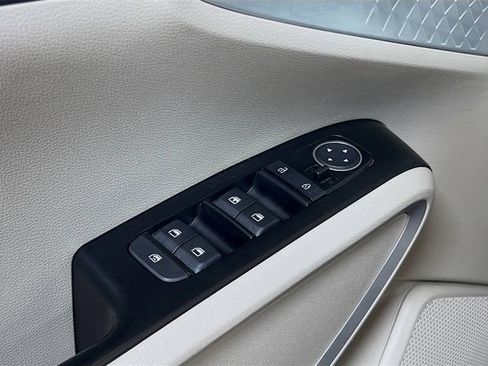 Certified 2023 Kia Soul LX w/ LX Technology Package image 17