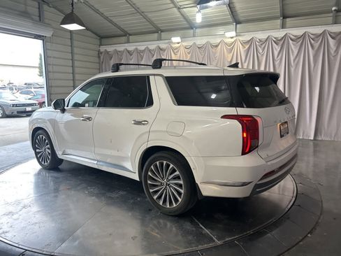 Used 2023 Hyundai Palisade Calligraphy image 13