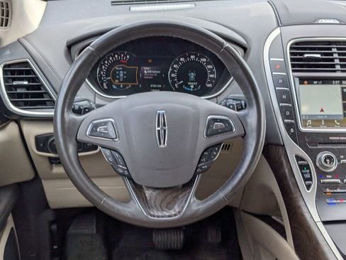 Used 2018 Lincoln MKX Reserve w/ Driver Assistance Package image 11