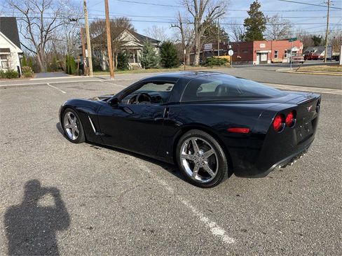 Used 2006 Chevrolet Corvette Coupe w/ Preferred Equipment Group image 3