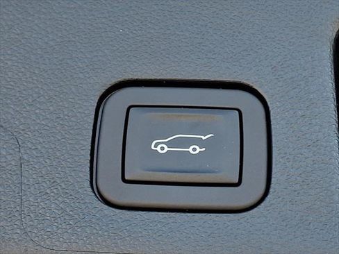 Used 2025 Chevrolet Equinox RS AWD/4WD image 32