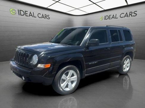 Used 2017 Jeep Patriot Latitude AWD/4WD image 1
