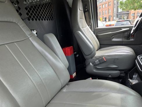 Used 2021 Chevrolet Express 2500 w/ Driver Convenience Package image 23