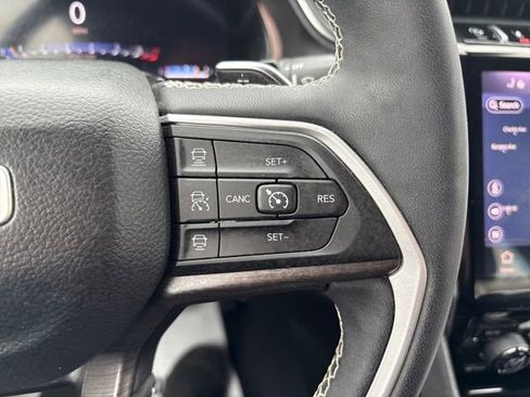 Used 2023 Jeep Grand Cherokee L Limited w/ Luxury Tech Group II image 24