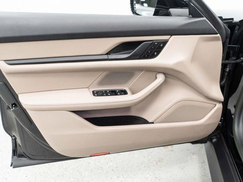 Used 2022 Porsche Taycan RWD image 15