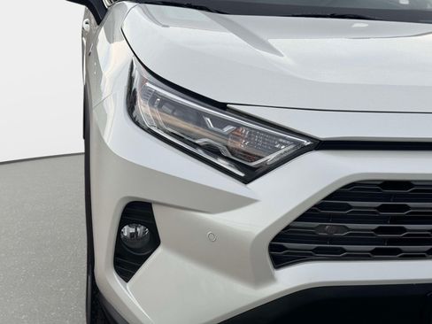 Certified 2020 Toyota RAV4 Limited w/ Limited Grade Weather Package AWD/4WD image 40