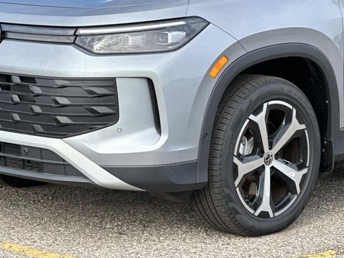 New 2026 Volkswagen Tiguan SE image 8