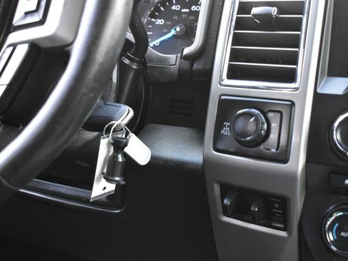 Used 2017 Ford F250 Lariat w/ Lariat Value Package AWD/4WD image 43