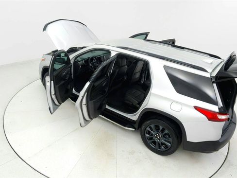 Used 2021 Chevrolet Traverse RS FWD image 22