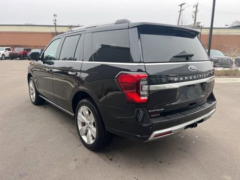 Used 2024 Ford Expedition Platinum image 7