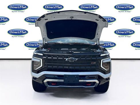 Used 2025 Chevrolet Suburban Z71 AWD/4WD image 34