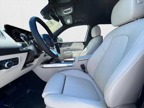 New 2025 Mercedes-Benz GLB 250 4MATIC image 4