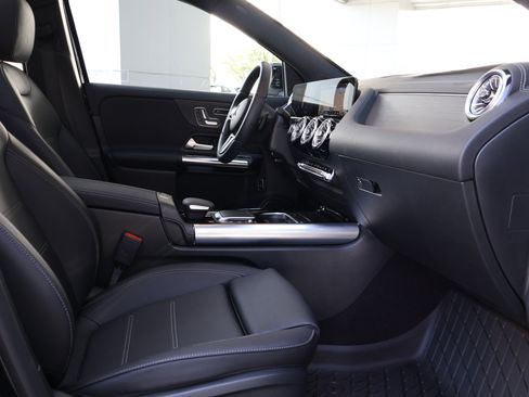 Used 2022 Mercedes-Benz GLA 250 4MATIC image 29