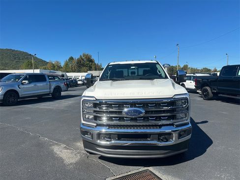 New 2026 Ford F350 Lariat w/ Chrome Package image 2