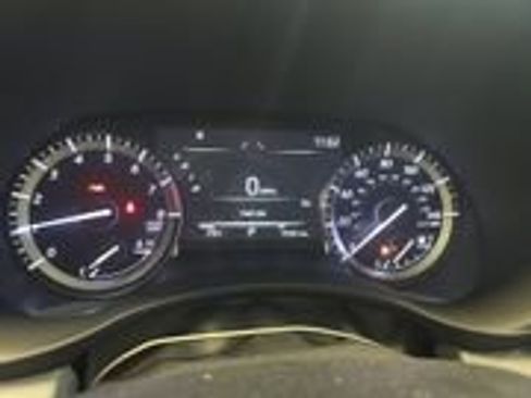 Used 2022 Toyota Highlander XLE AWD/4WD image 4