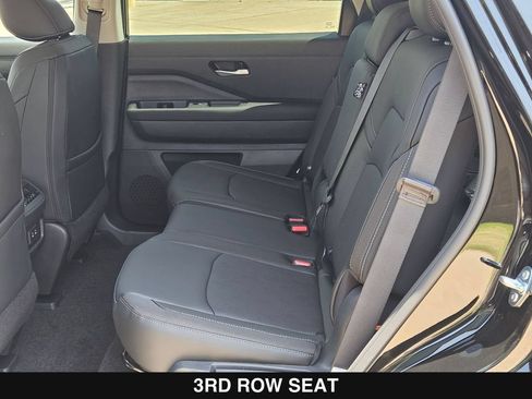 New 2026 Nissan Pathfinder SL FWD image 17