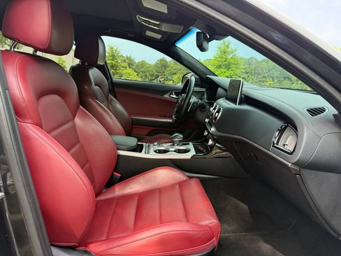 Used 2019 Kia Stinger GT2 AWD/4WD image 36