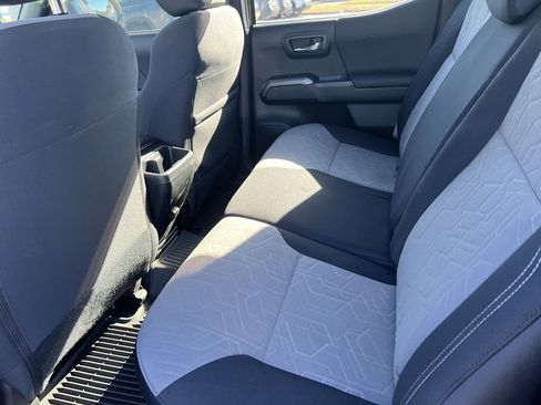 Used 2023 Toyota Tacoma TRD Sport image 32