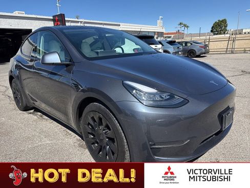 Used 2021 Tesla Model Y Long Range AWD/4WD image 1