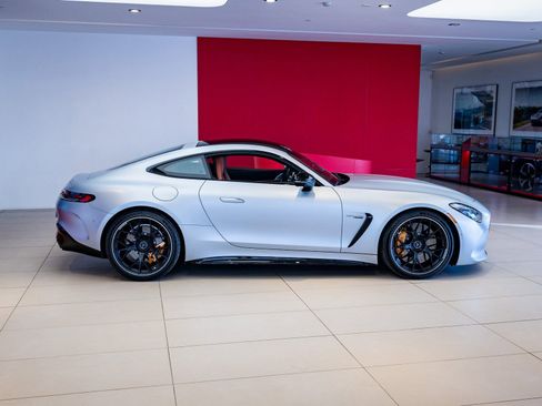 Used 2025 Mercedes-Benz AMG GT 63 image 7