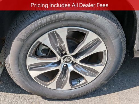Used 2026 Toyota Highlander Limited AWD/4WD image 11