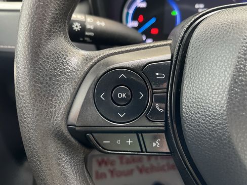 Used 2025 Toyota RAV4 XLE AWD/4WD image 18