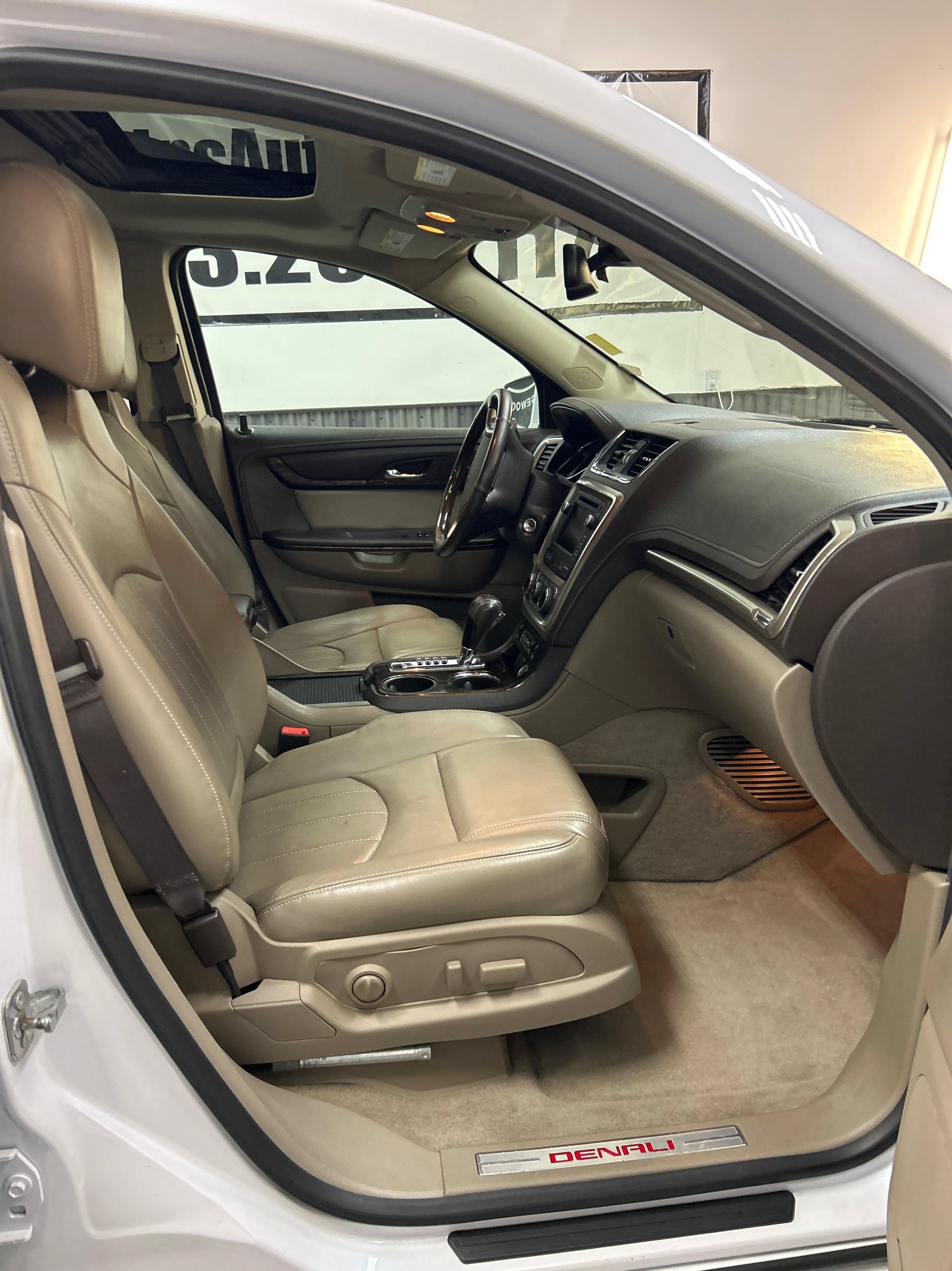 Used 2016 GMC Acadia Denali AWD/4WD image 15