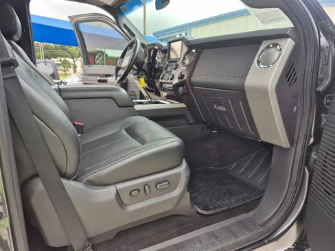 Used 2016 Ford F250 Lariat w/ Lariat Ultimate Package AWD/4WD image 24