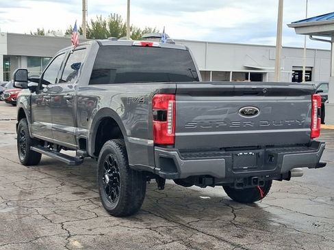 Used 2025 Ford F250 Lariat w/ Black Appearance Package image 3