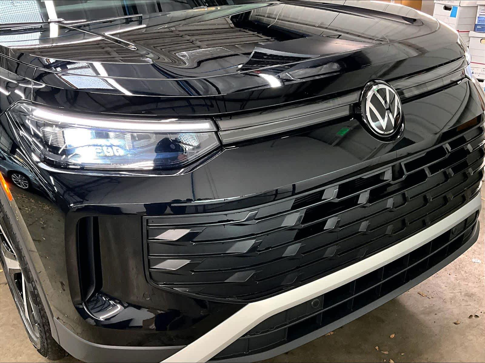 New 2026 Volkswagen Tiguan SE AWD/4WD image 32